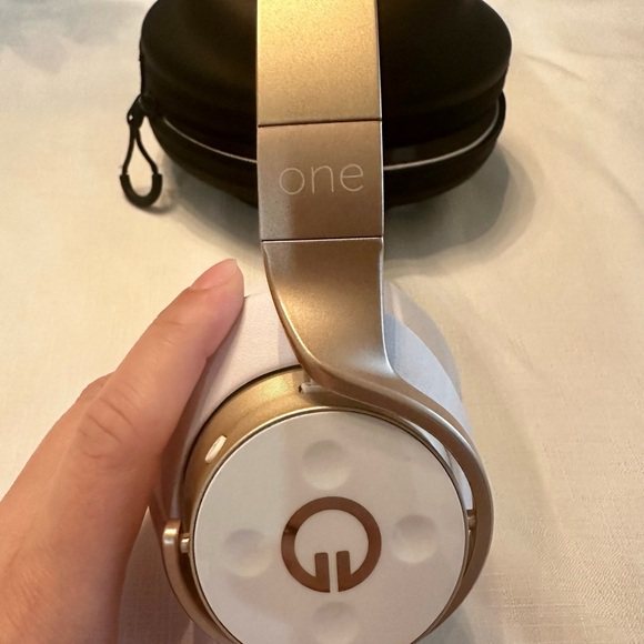 Muzik One Connect Smarter Headphone Wireless Bluetooth High Gold - Picture 3 of 7